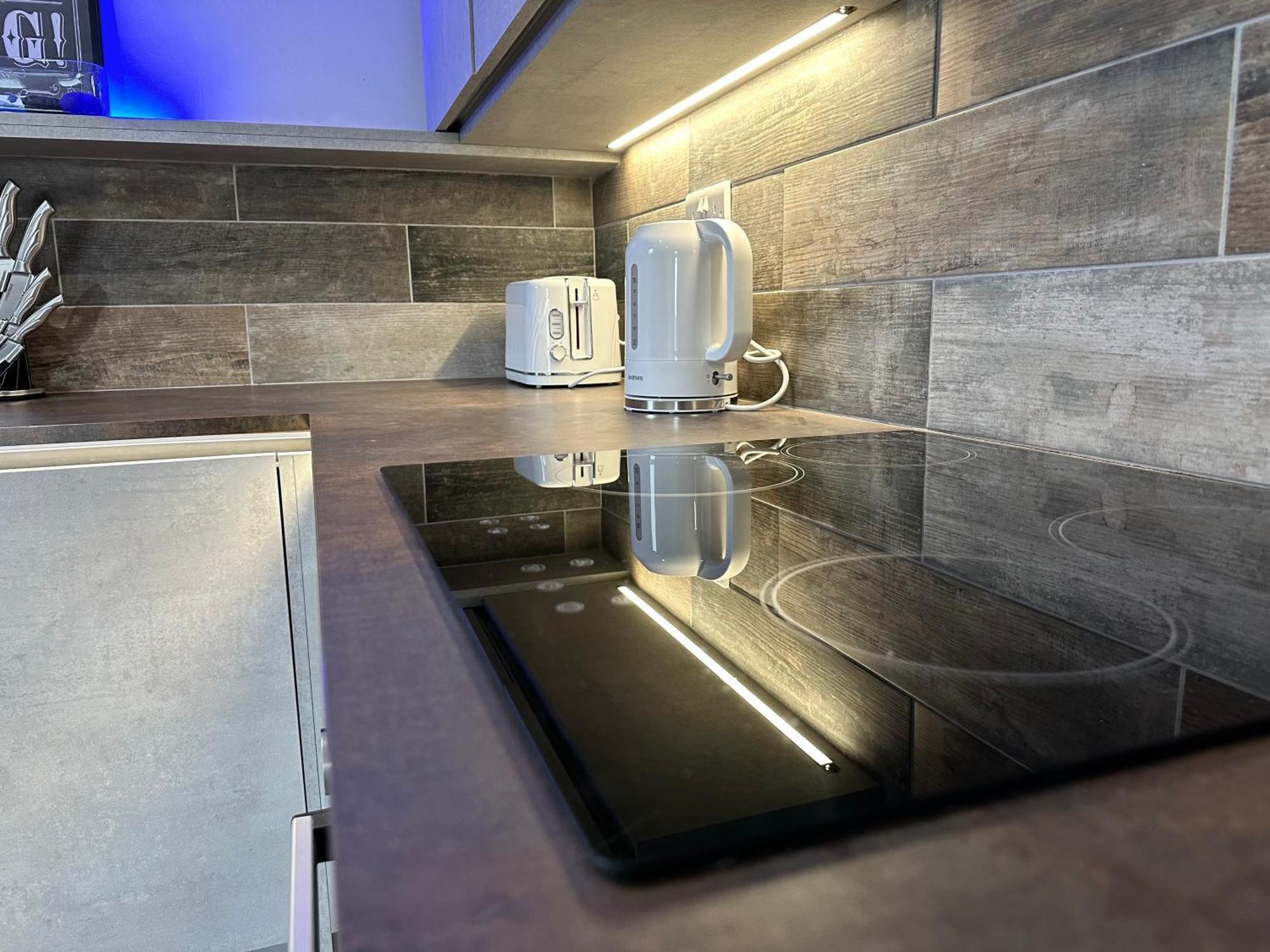 Vibrant Apartments Close To City Centre Кардіфф Екстер'єр фото