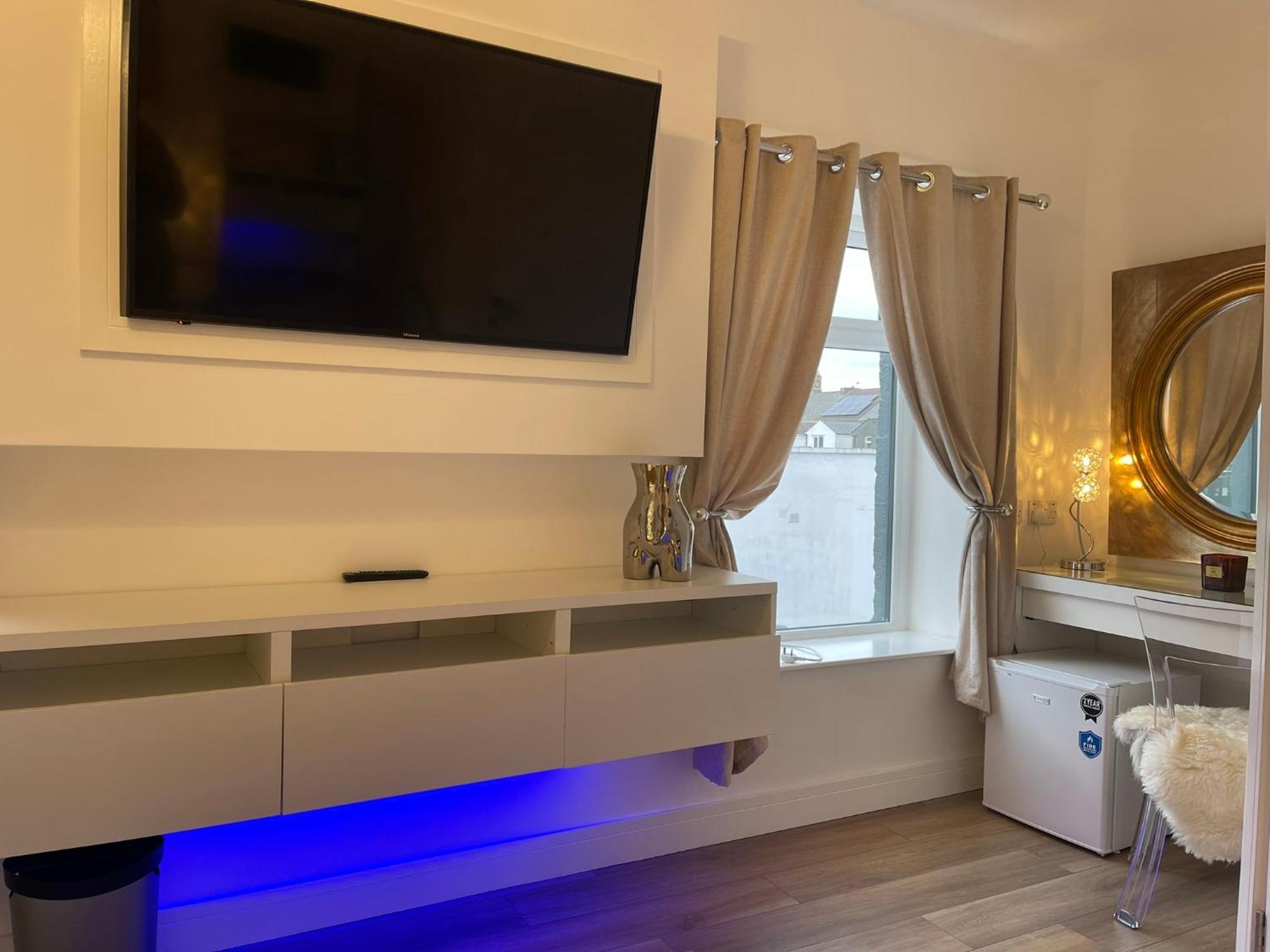 Vibrant Apartments Close To City Centre Кардіфф Екстер'єр фото